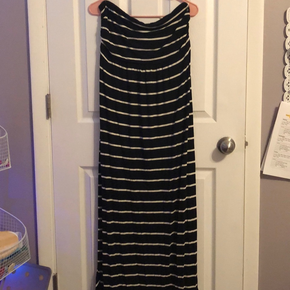 Old Navy Maternity Black and White Maxi Dress